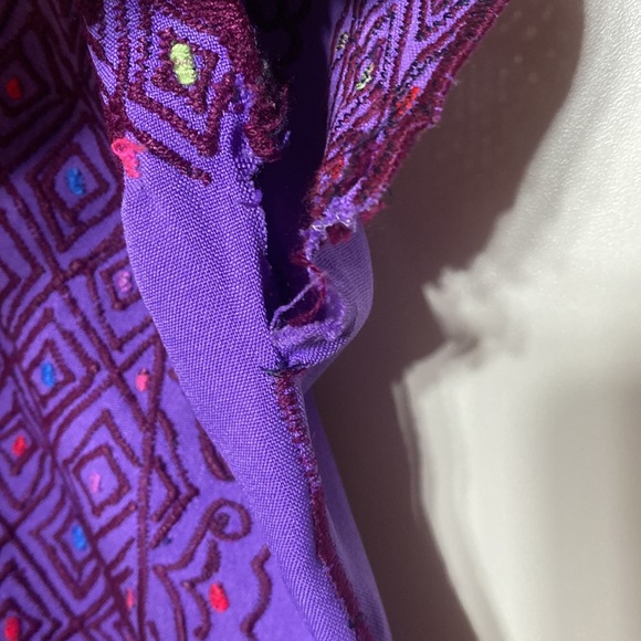 Embroidered Tzotzil Blouse From Chiapas, Mexico - Picture 4 of 16